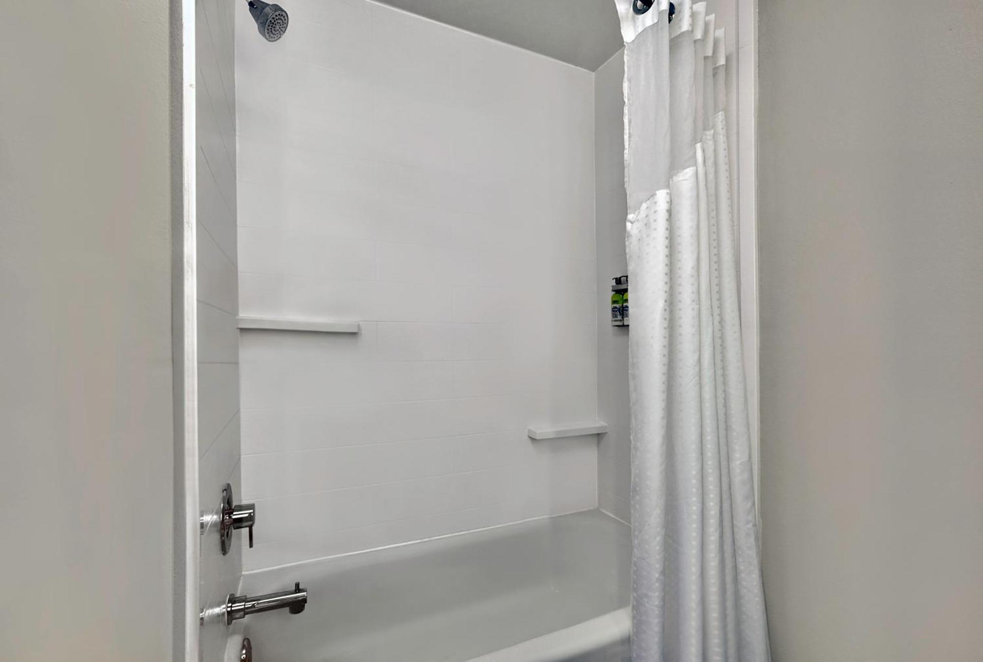 Holiday Inn Express & Suites Kansas City Airport By Ihg Buitenkant foto