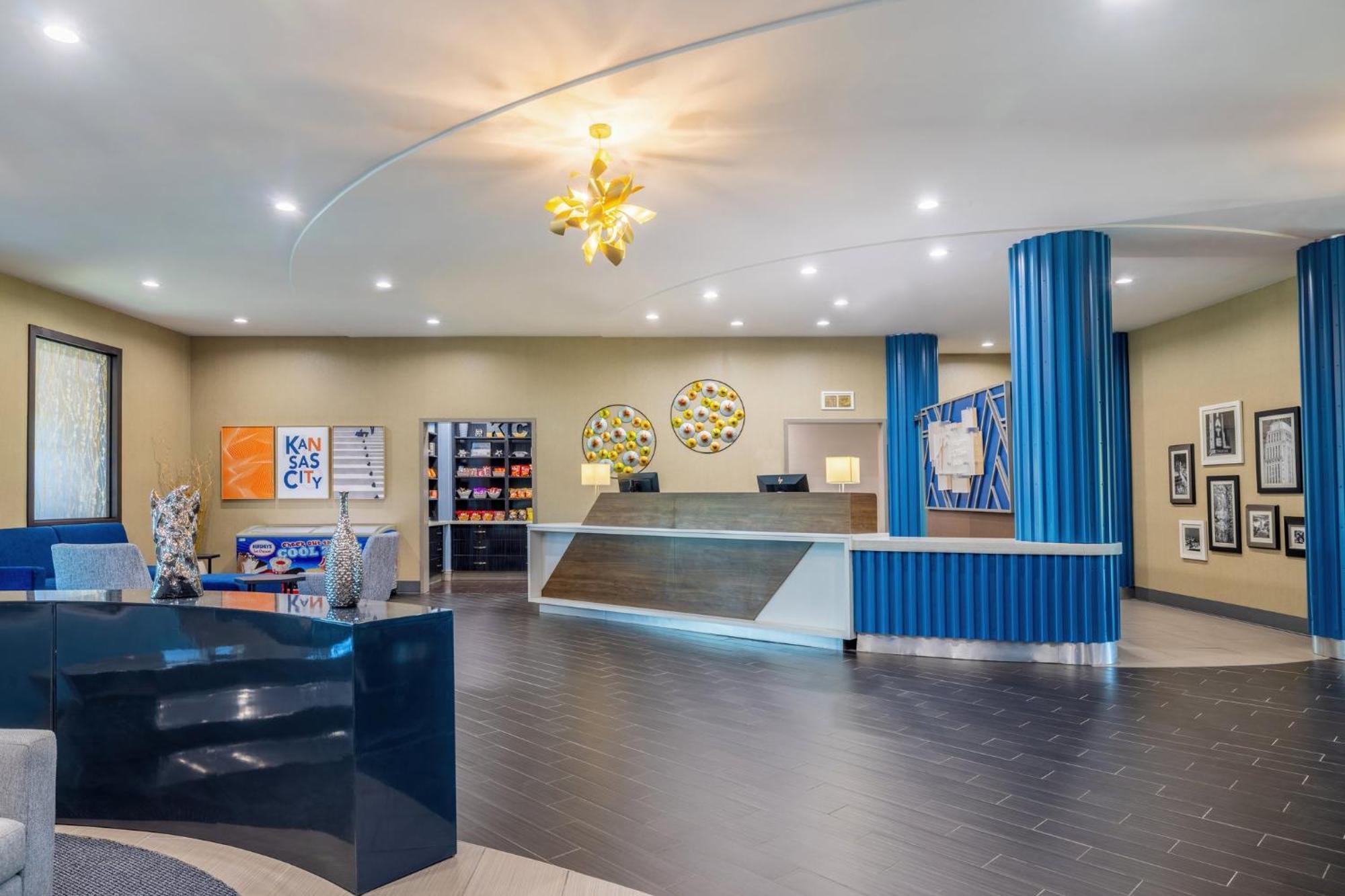 Holiday Inn Express & Suites Kansas City Airport By Ihg Buitenkant foto