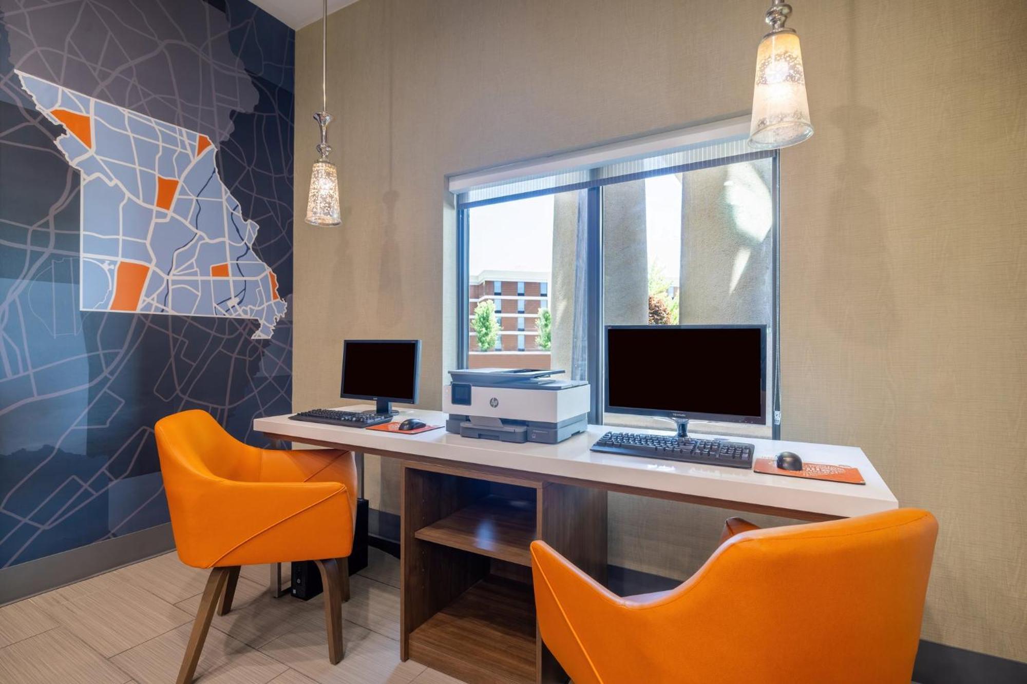 Holiday Inn Express & Suites Kansas City Airport By Ihg Buitenkant foto