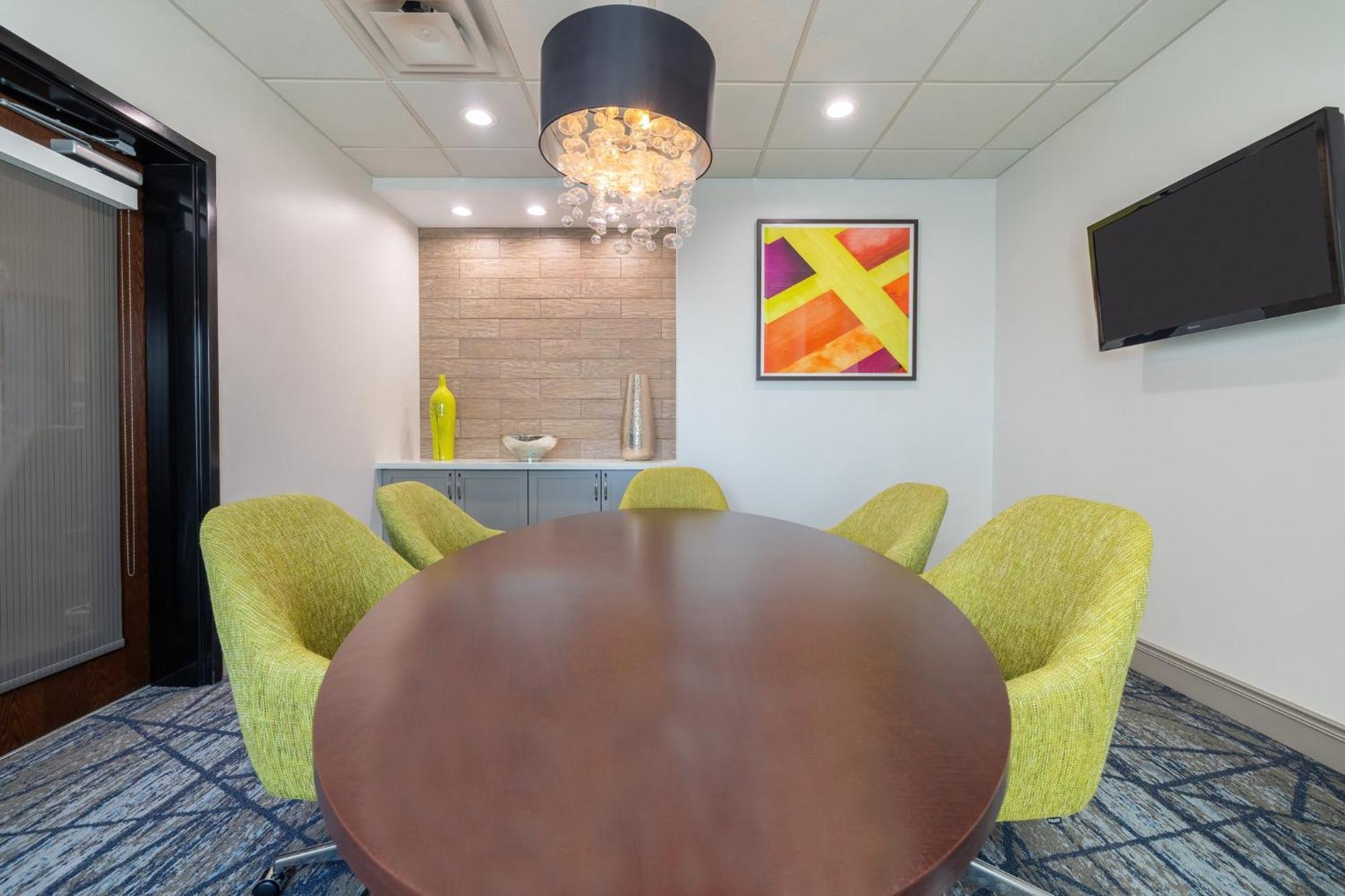 Holiday Inn Express & Suites Kansas City Airport By Ihg Buitenkant foto