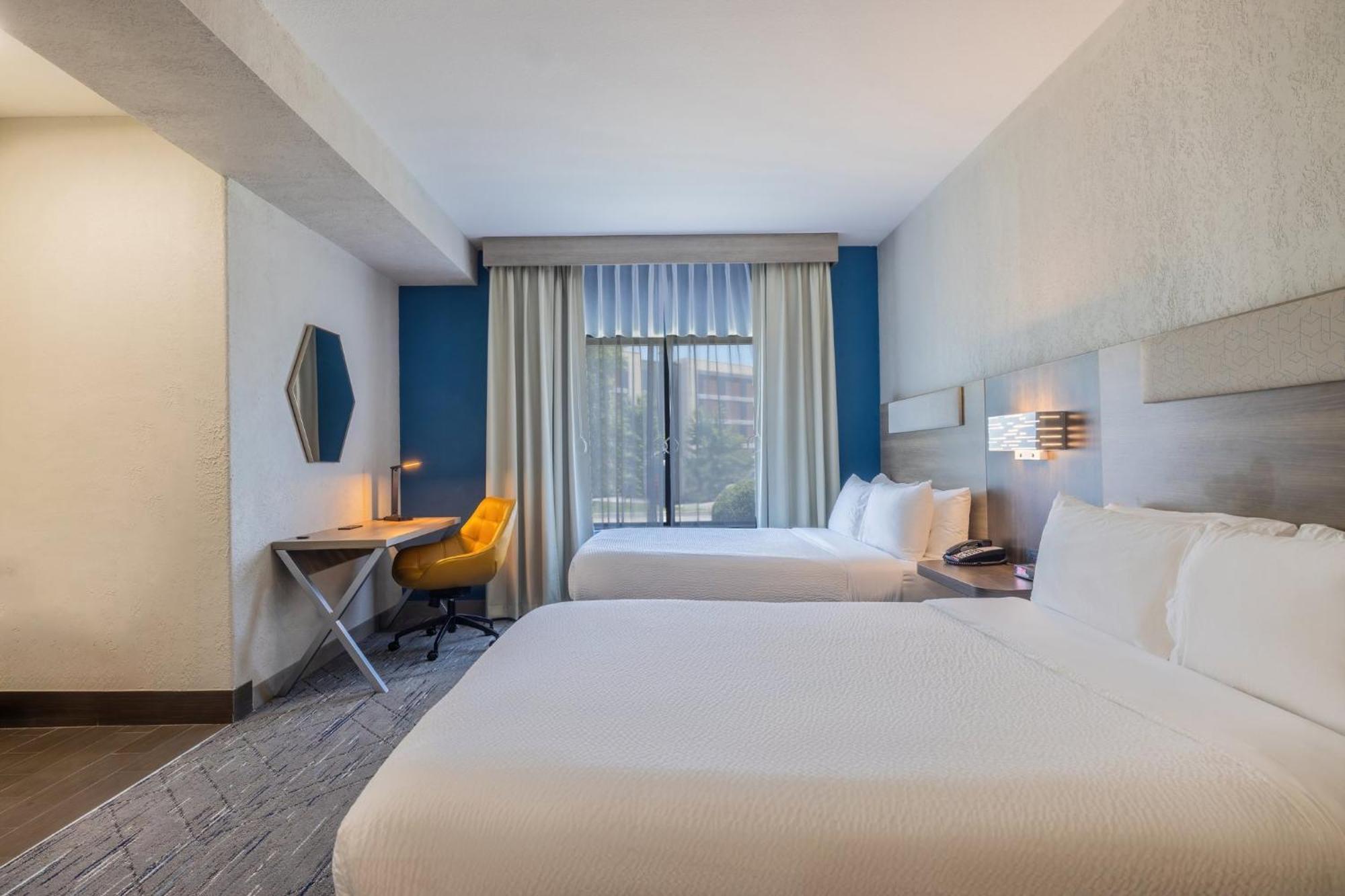 Holiday Inn Express & Suites Kansas City Airport By Ihg Buitenkant foto
