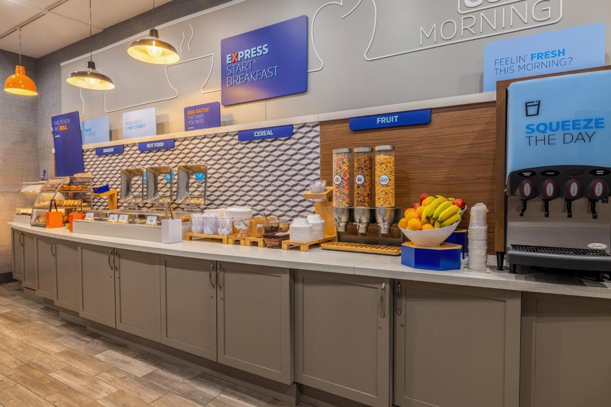 Holiday Inn Express & Suites Kansas City Airport By Ihg Buitenkant foto