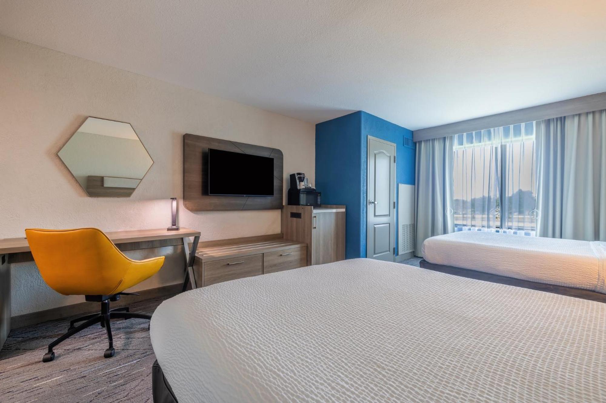 Holiday Inn Express & Suites Kansas City Airport By Ihg Buitenkant foto