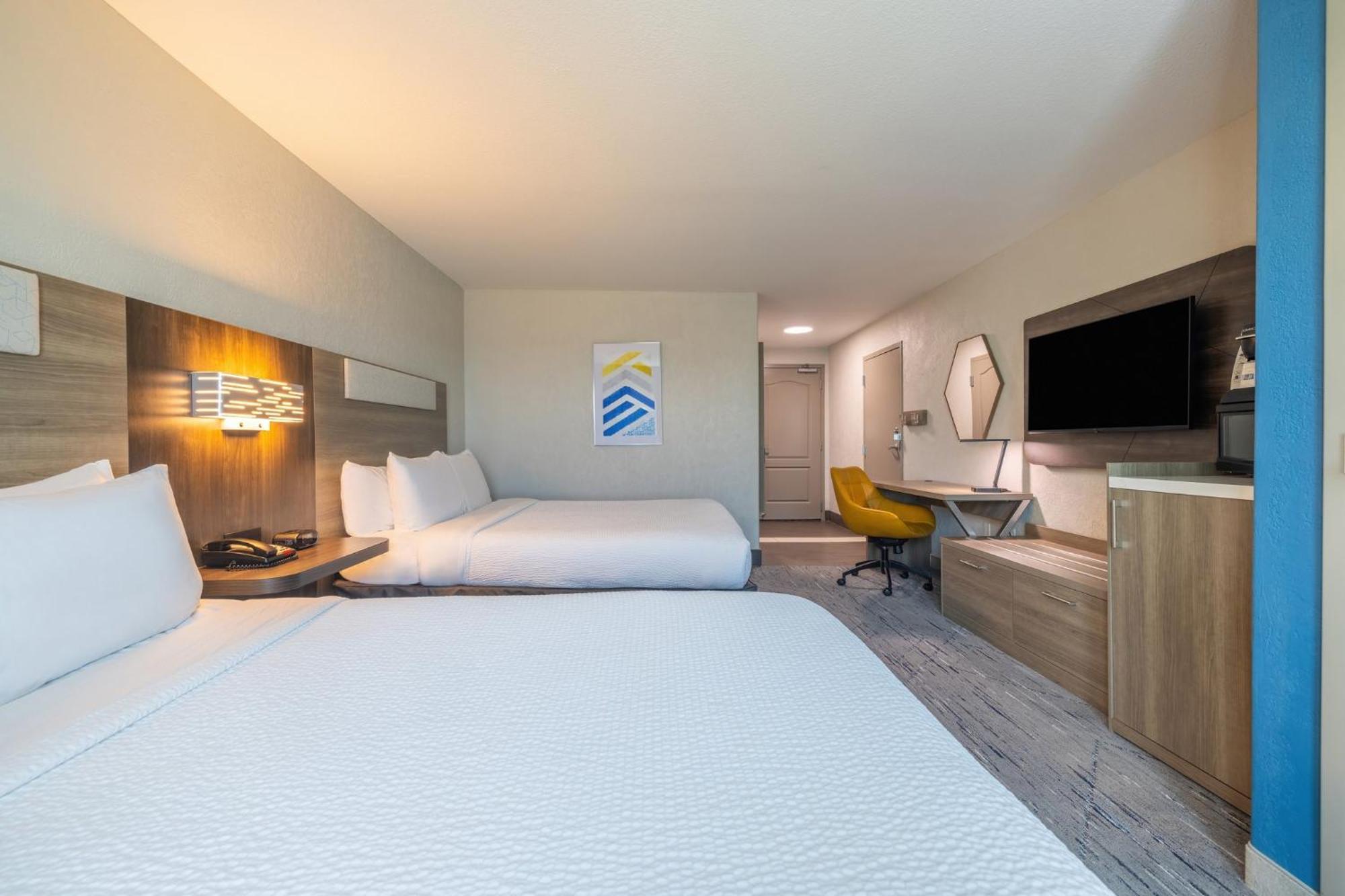 Holiday Inn Express & Suites Kansas City Airport By Ihg Buitenkant foto