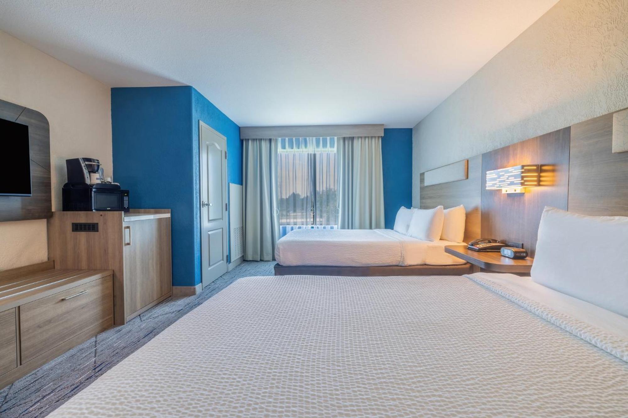Holiday Inn Express & Suites Kansas City Airport By Ihg Buitenkant foto