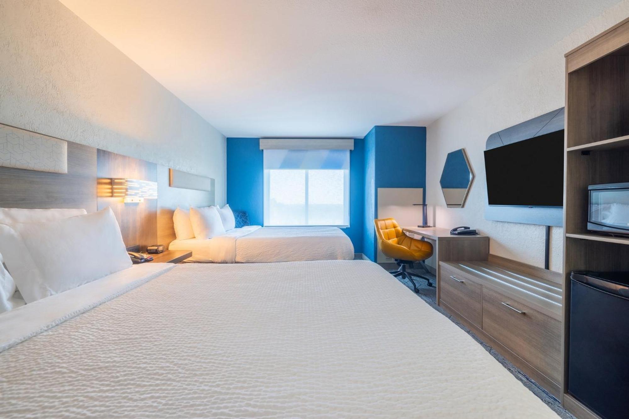 Holiday Inn Express & Suites Kansas City Airport By Ihg Buitenkant foto