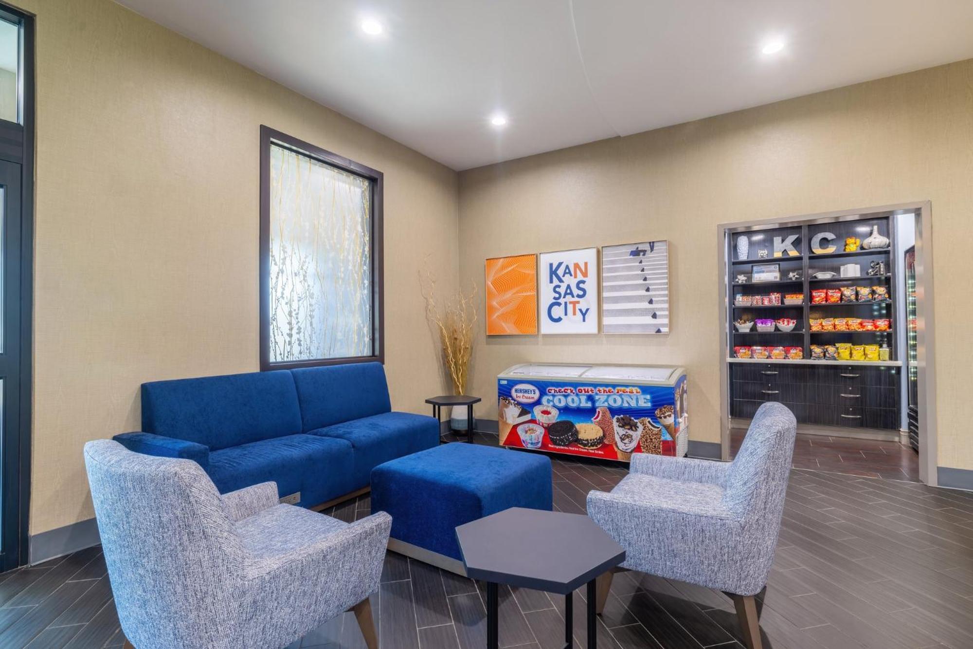 Holiday Inn Express & Suites Kansas City Airport By Ihg Buitenkant foto