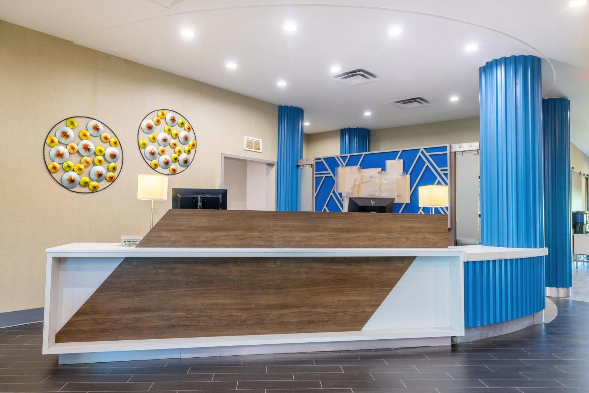Holiday Inn Express & Suites Kansas City Airport By Ihg Buitenkant foto